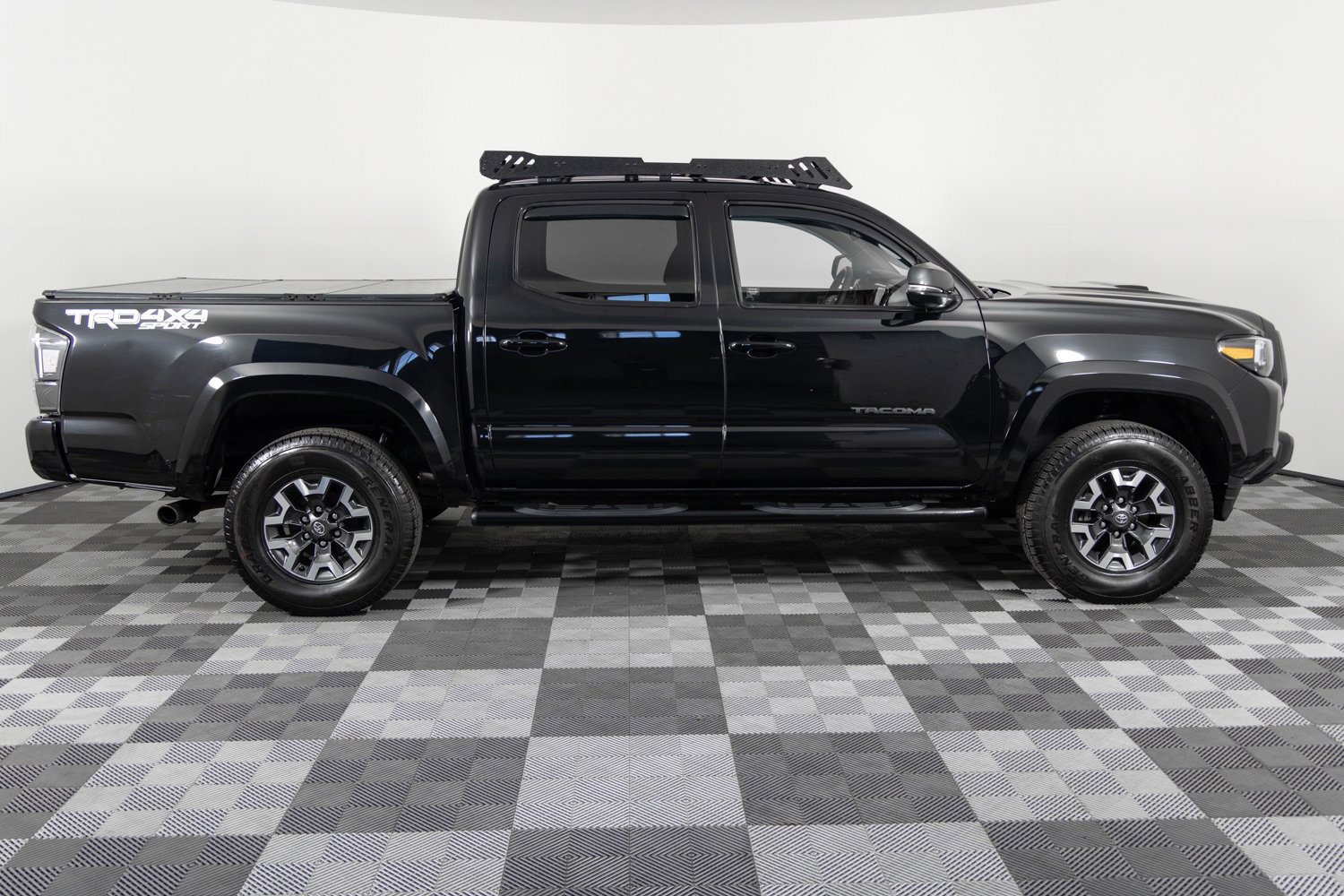 Used 2022 Toyota Tacoma TRD Sport w/ Technology Package image 9