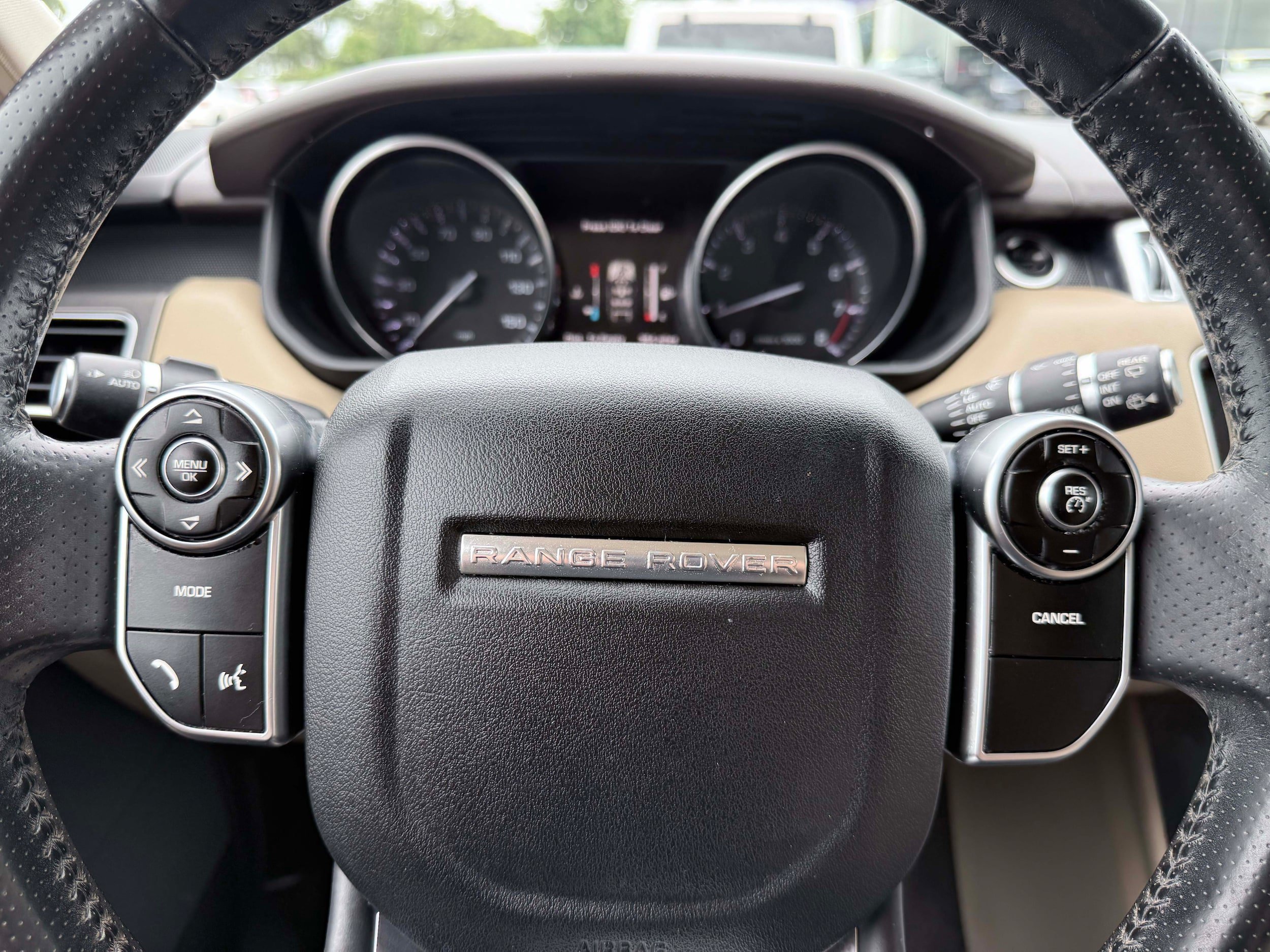 Used 2015 Land Rover Range Rover Sport HSE AWD/4WD image 18