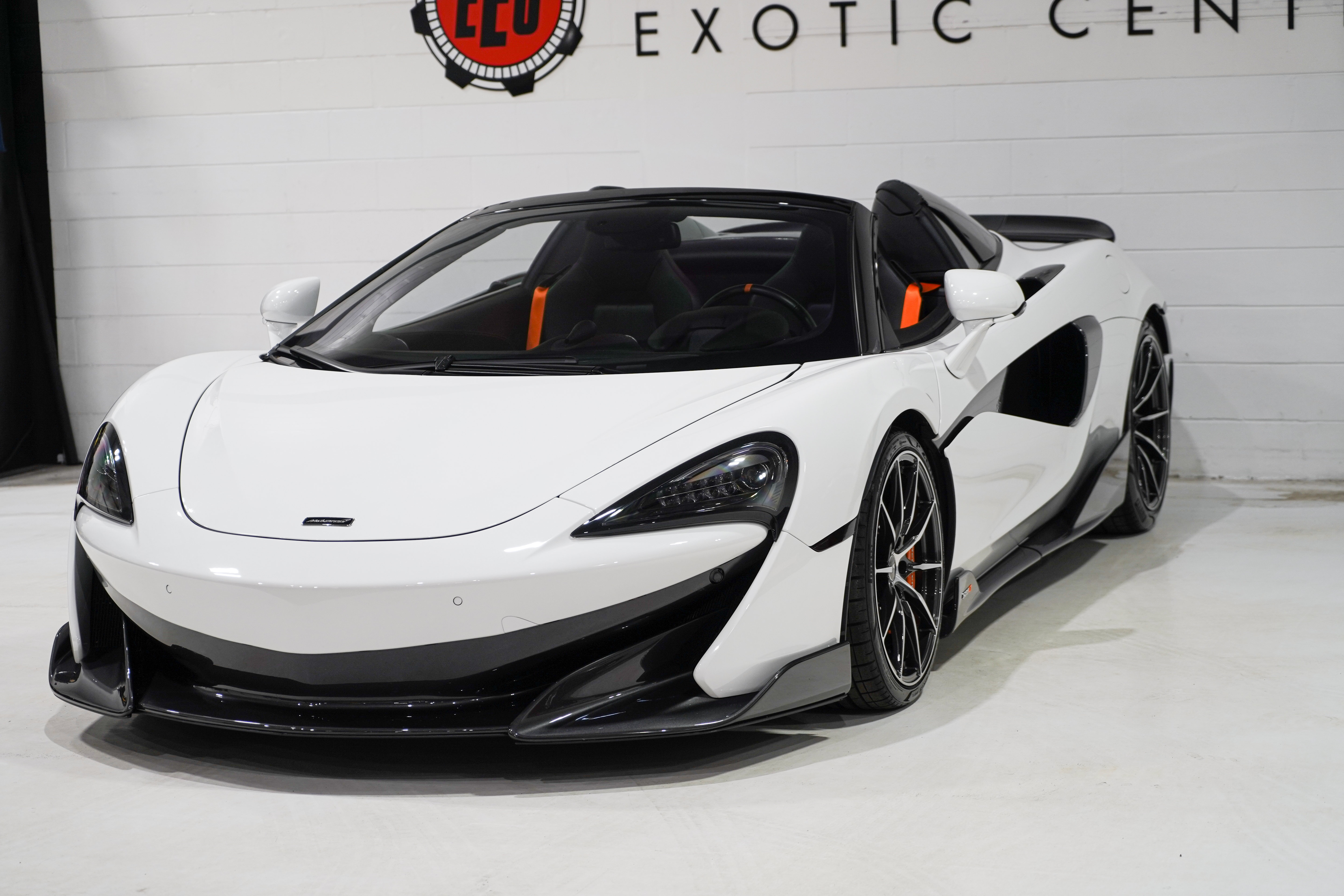 Used 2020 McLaren 600LT Spider RWD image 33