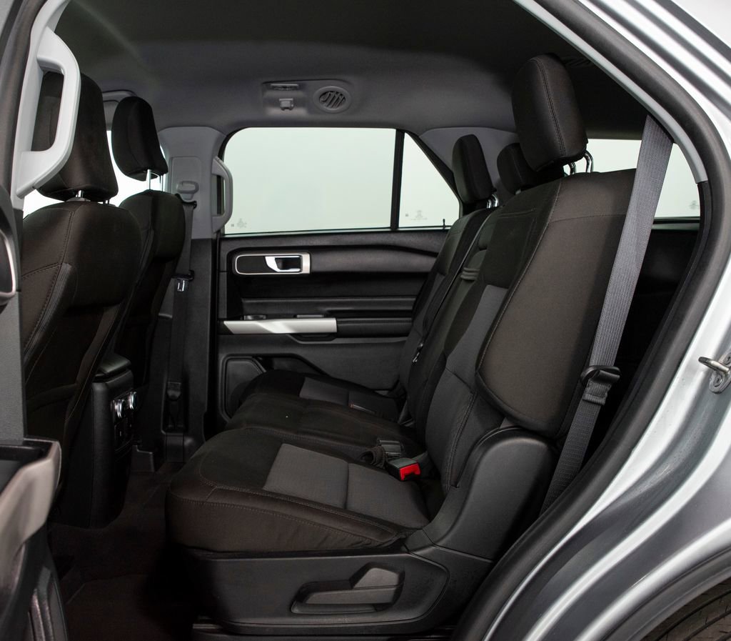 Used 2022 Ford Explorer XLT AWD/4WD image 9