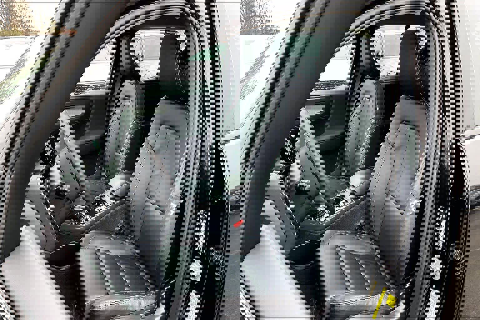 Certified 2024 Volvo XC40 B5 Plus w/ Protection Package Premier image 9