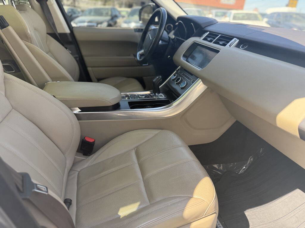 Used 2017 Land Rover Range Rover Sport SE AWD/4WD image 12