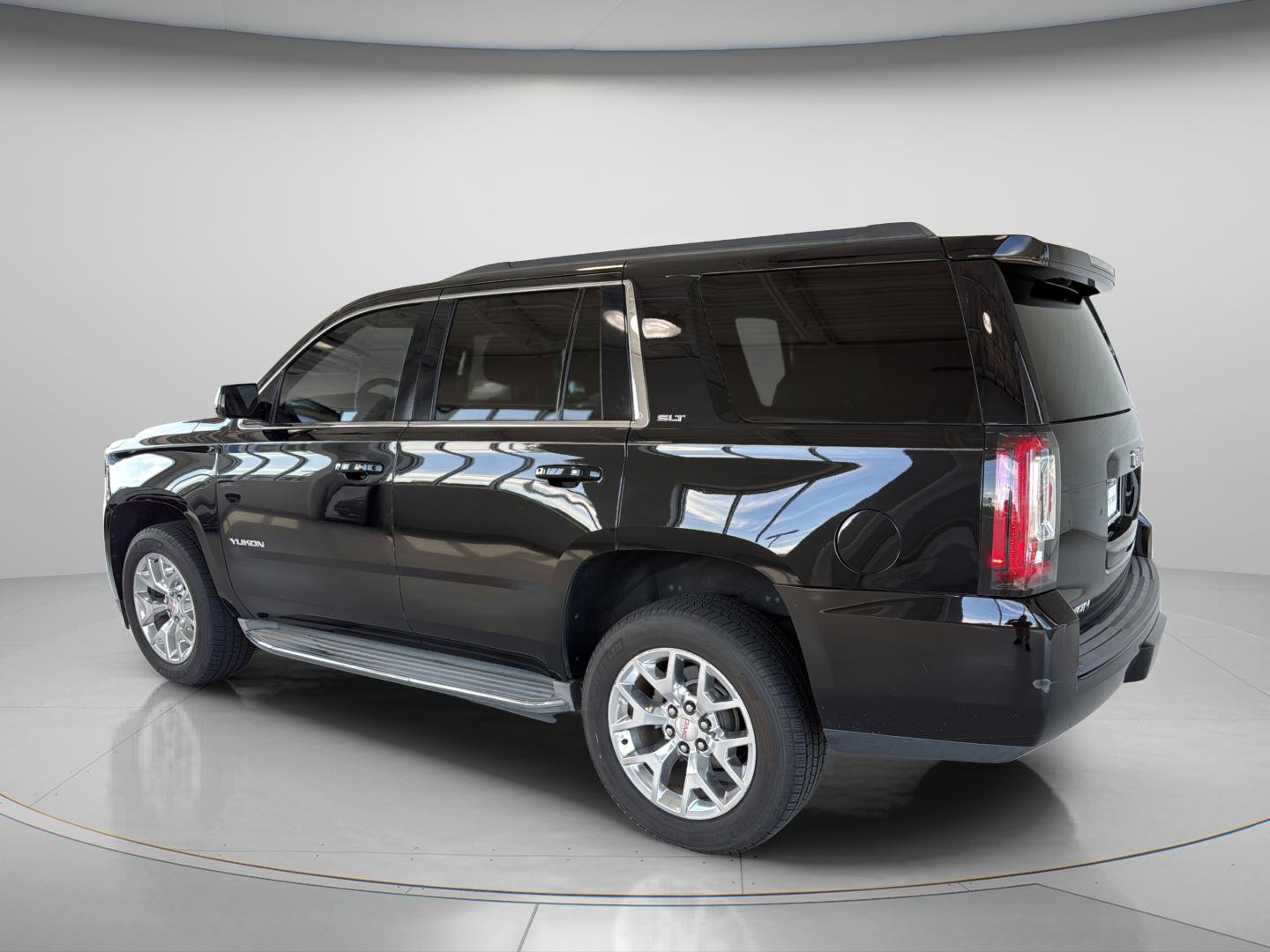 Used 2015 GMC Yukon SLT w/ Open Road Package RWD image 3