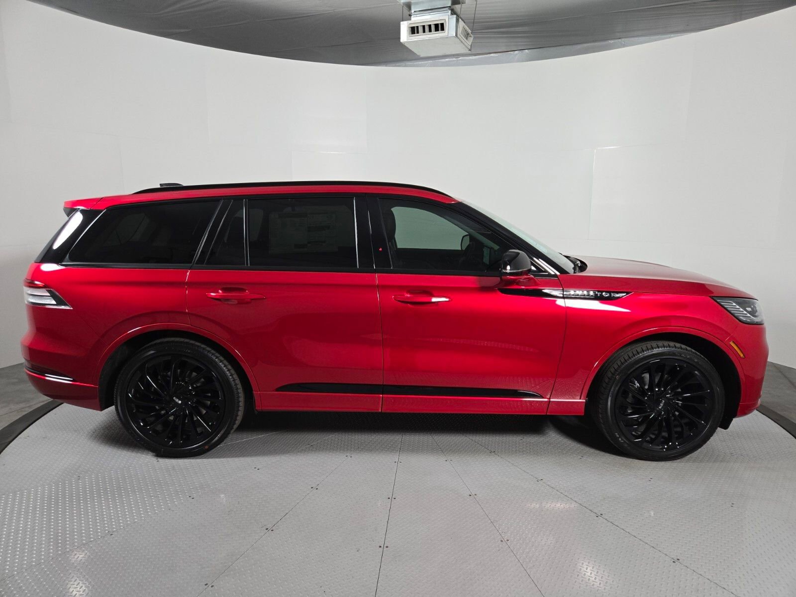 New 2026 Lincoln Aviator Reserve w/ Jet Appearance Package image 3