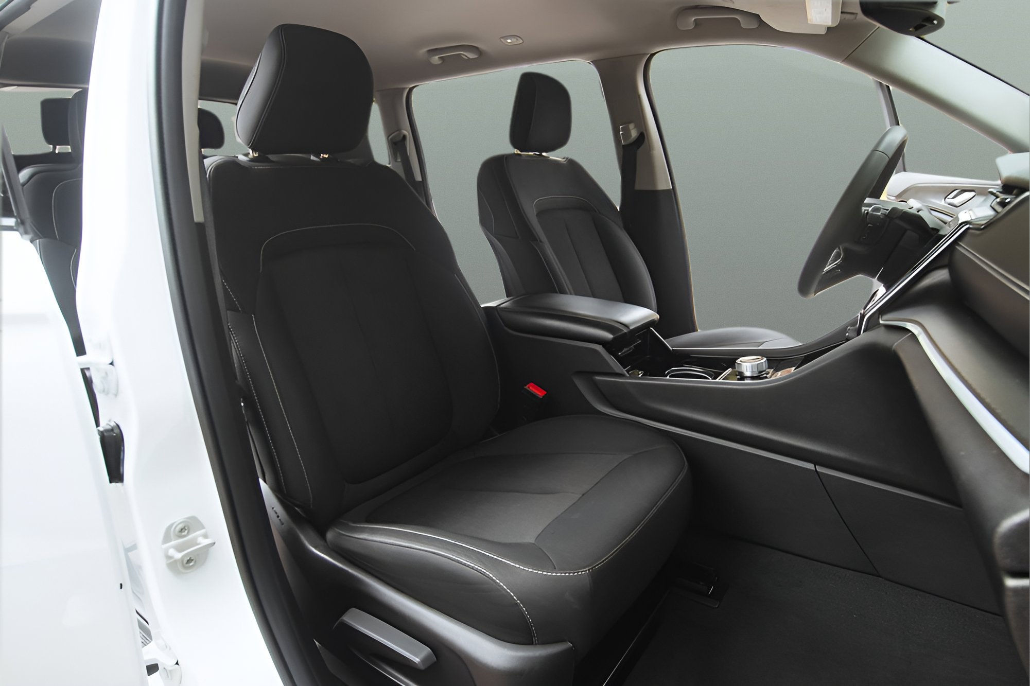 Used 2023 Jeep Grand Cherokee L Laredo AWD/4WD image 16