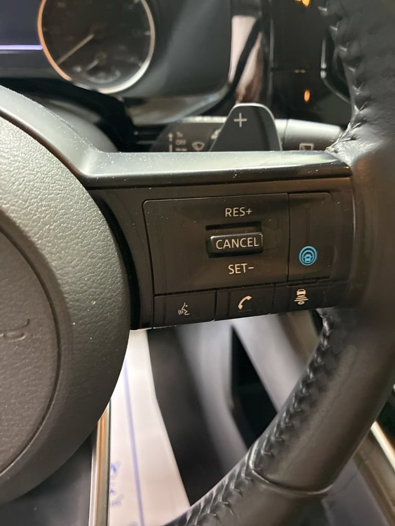 Used 2025 Nissan Pathfinder SV AWD/4WD image 16