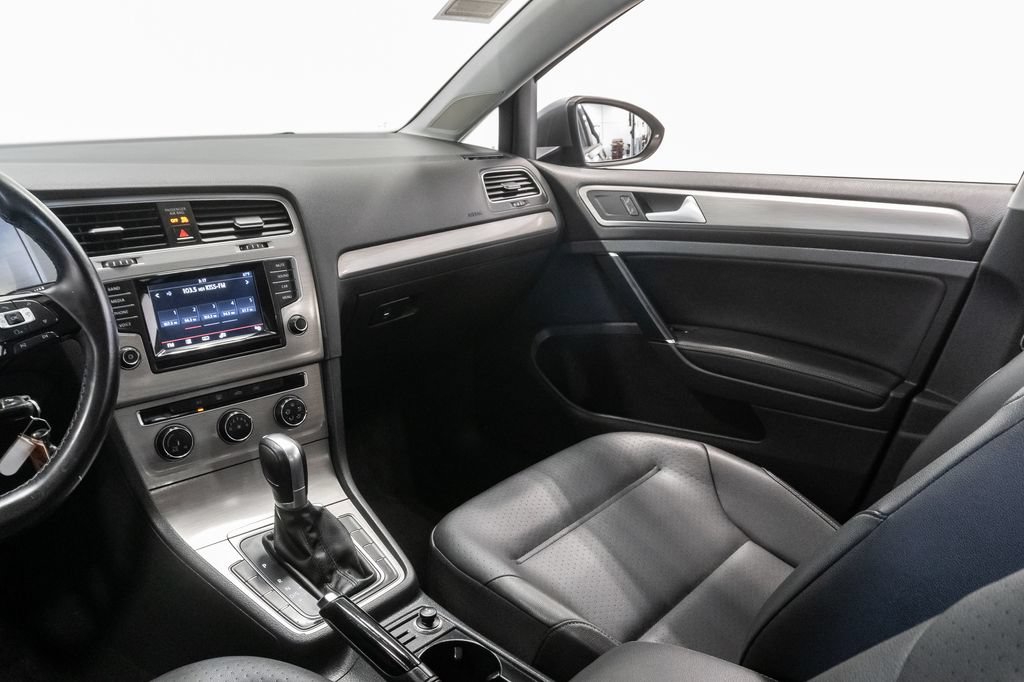 Used 2015 Volkswagen Golf S FWD image 11