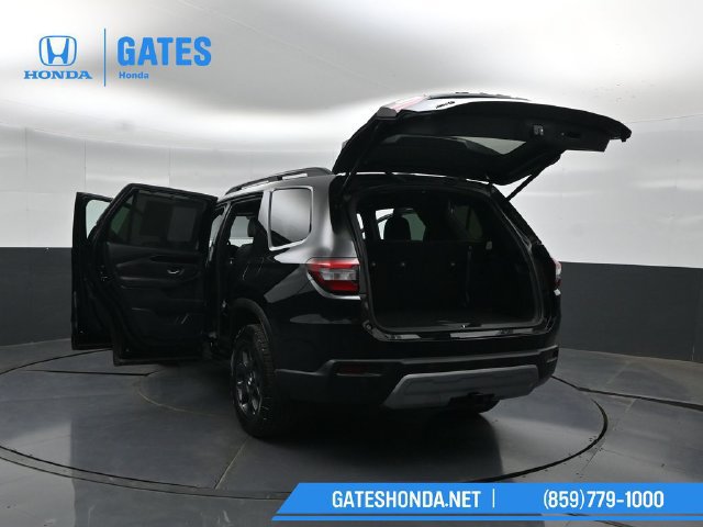 Certified 2025 Honda Pilot TrailSport image 58