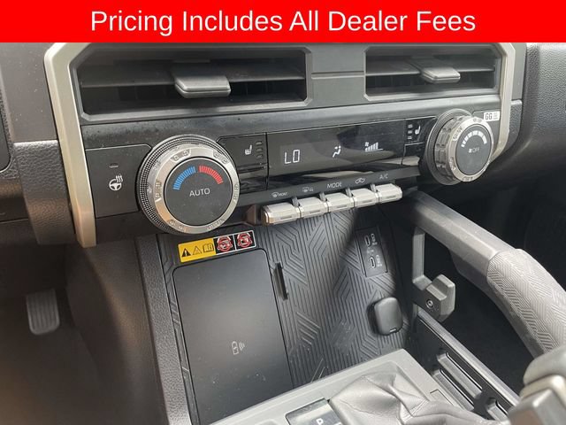 Used 2024 Toyota Tacoma SR5 AWD/4WD image 33