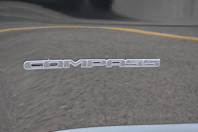 New 2026 Jeep Compass Latitude image 11
