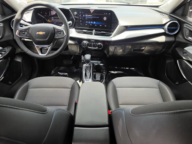 Used 2025 Chevrolet Trax LT w/ Driver Confidence Package FWD image 14