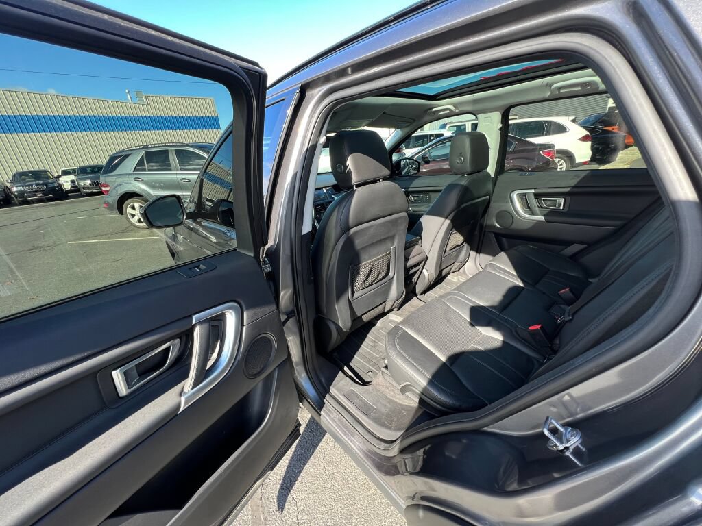 Used 2016 Land Rover Discovery Sport HSE AWD/4WD image 10