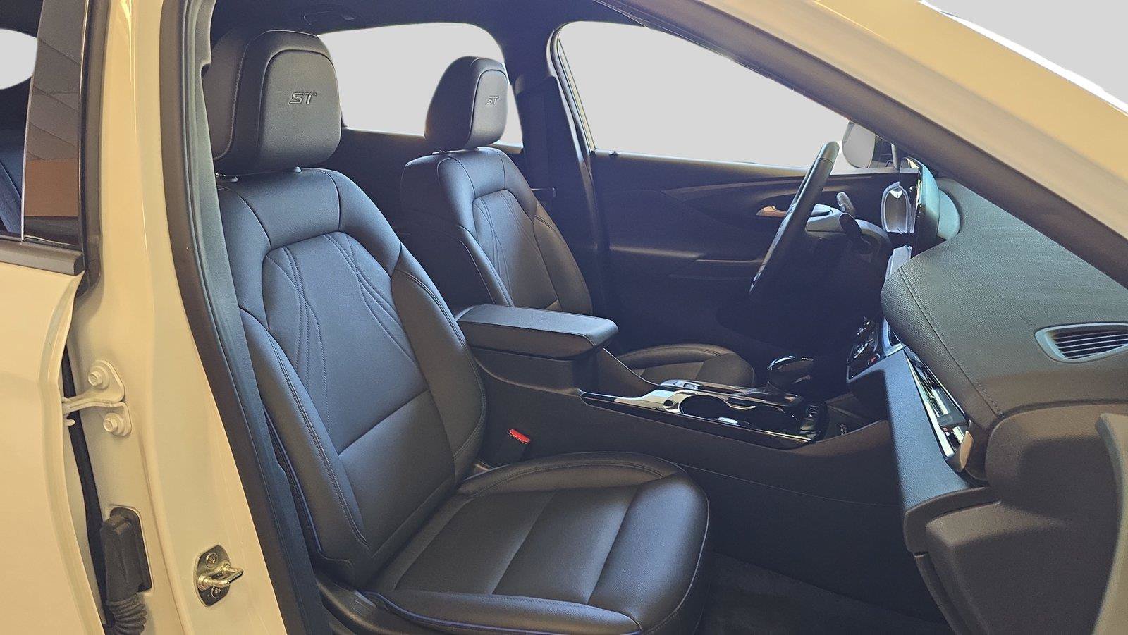 Used 2024 Buick Envista Sport Touring w/ Convenience I Package FWD image 14