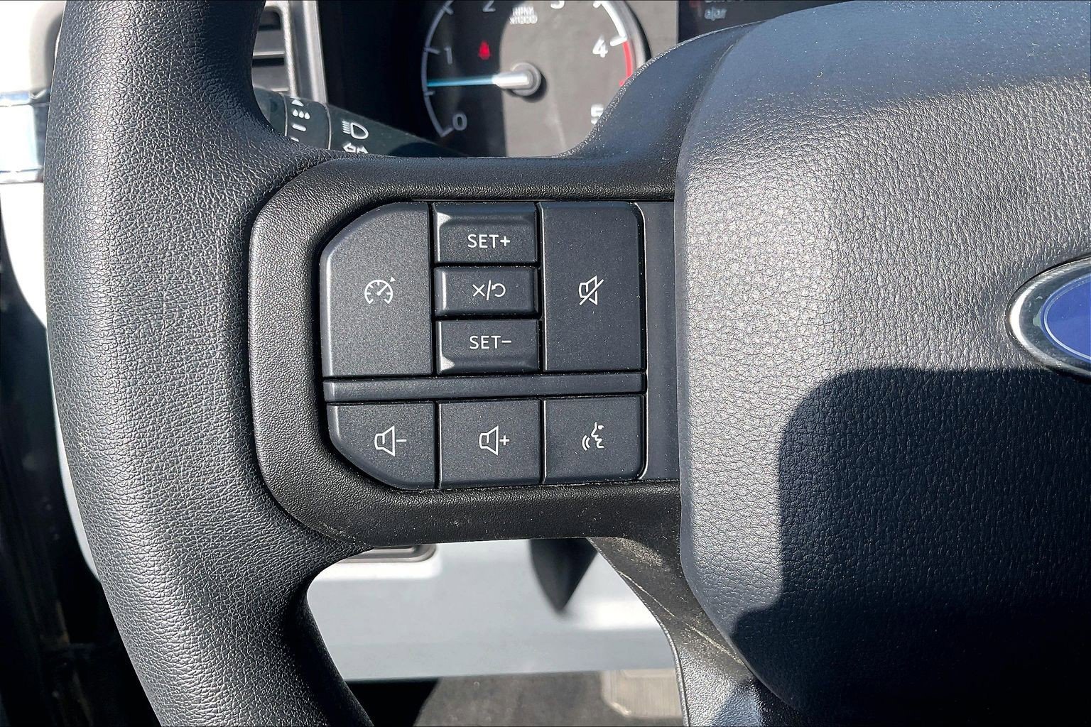 Used 2025 Ford F250 XLT w/ FX4 Off-Road Package image 19