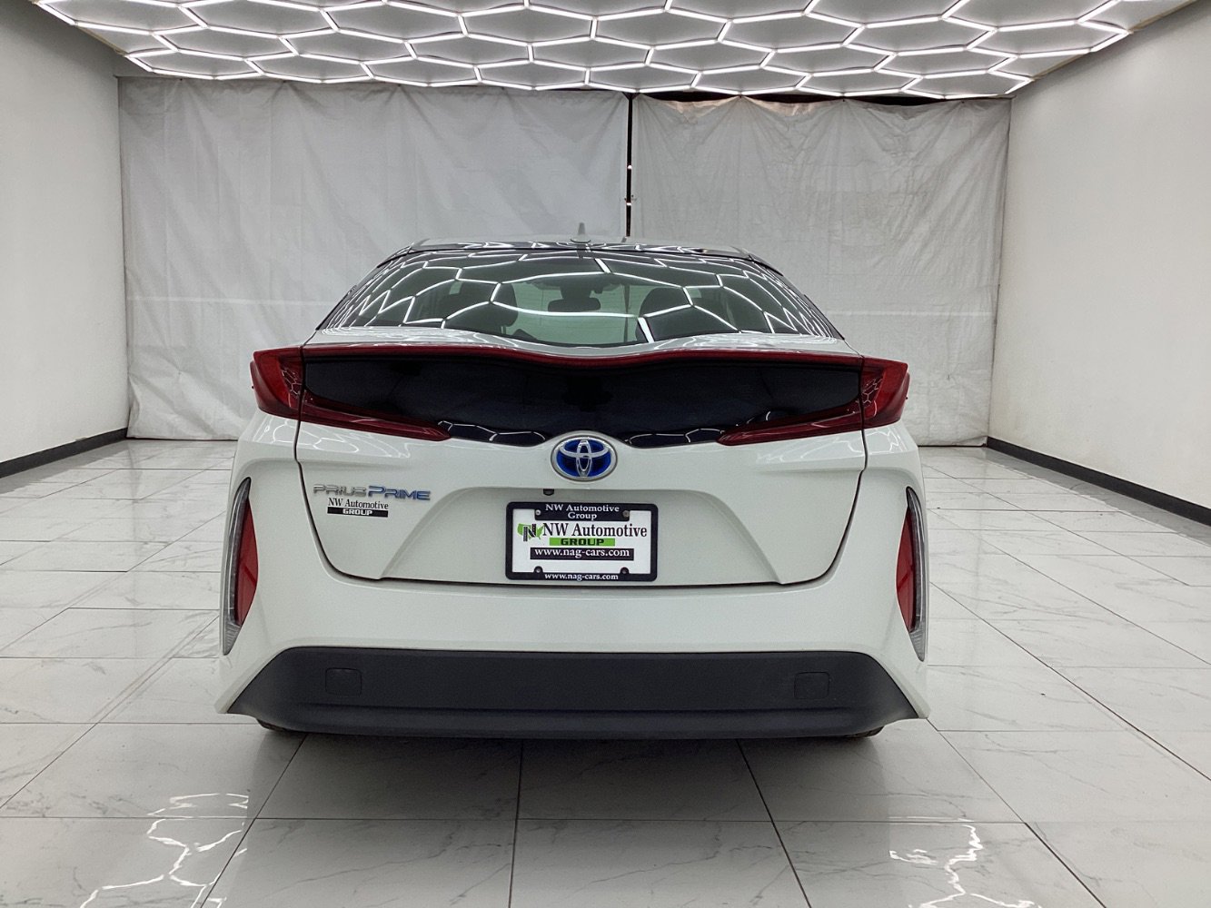Used 2018 Toyota Prius Prime Premium image 10