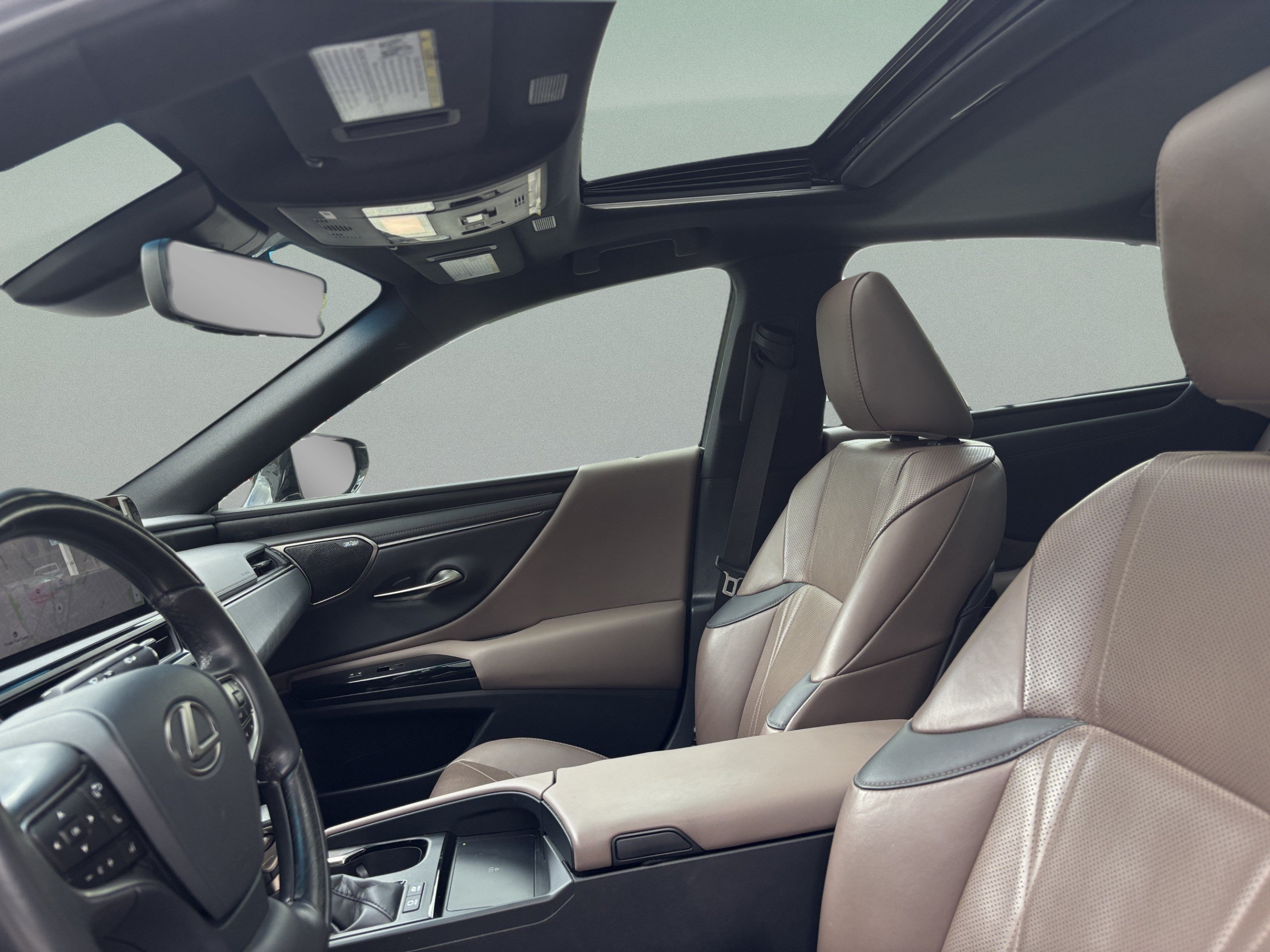 Used 2024 Lexus ES 300h Ultra Luxury w/ Accessory Package (Z2) FWD image 19