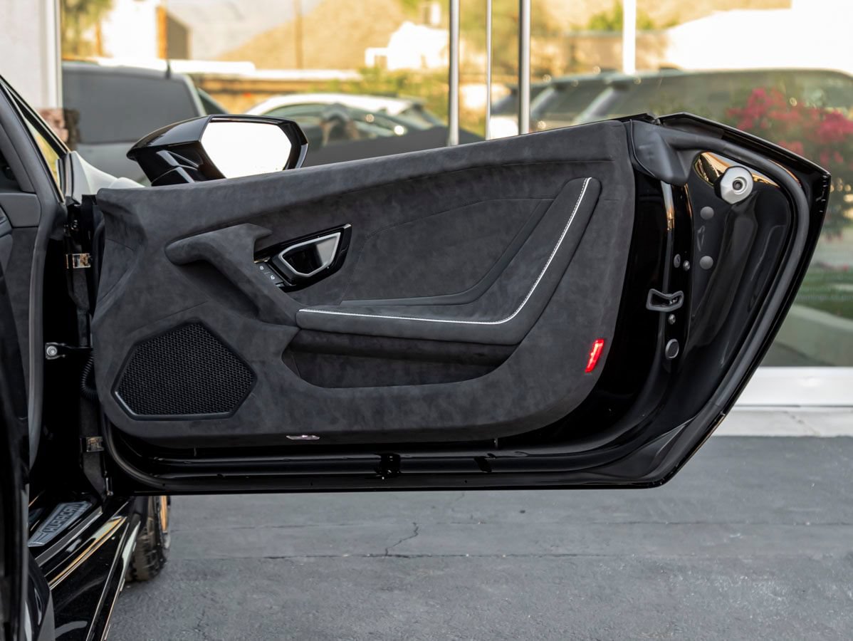 Used 2024 Lamborghini Huracan Sterrato AWD/4WD image 24