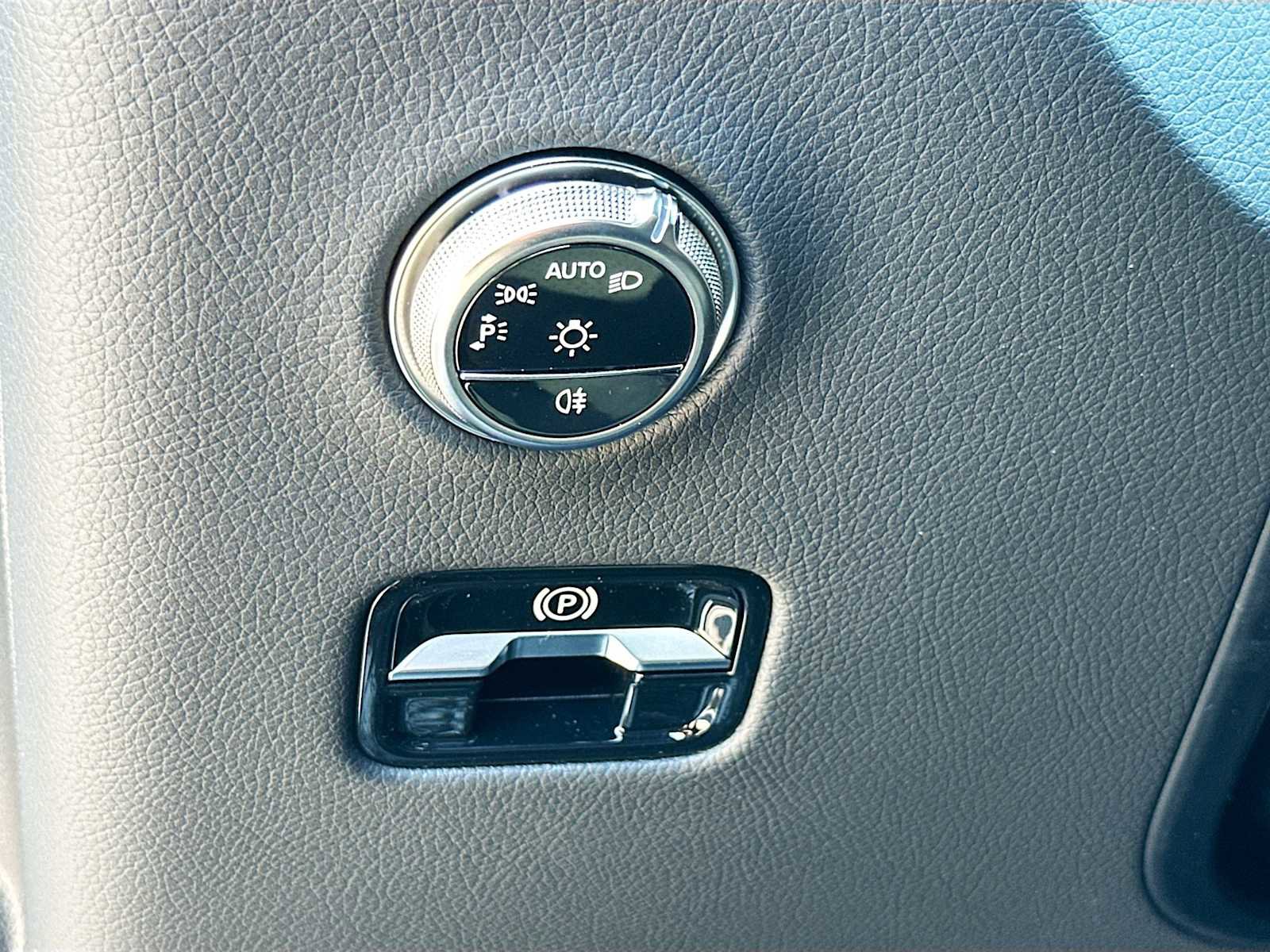 Used 2026 Mercedes-Benz GLC 300 image 10