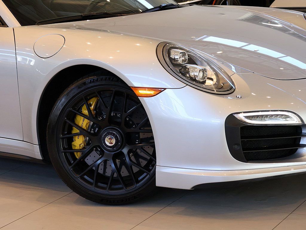 Used 2014 Porsche 911 Turbo S image 9