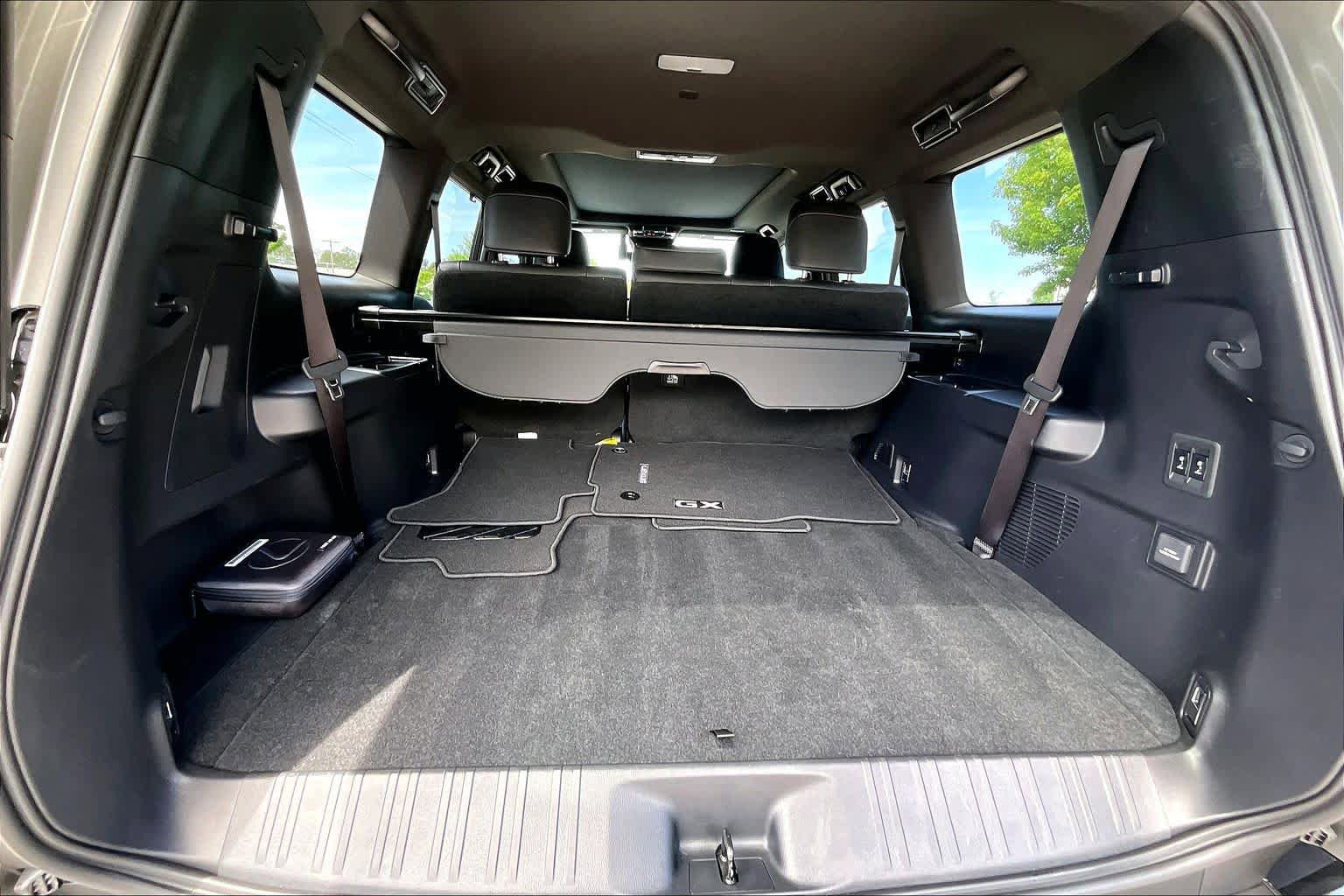 Used 2024 Lexus GX 550 w/ Cold Area Package AWD/4WD image 23