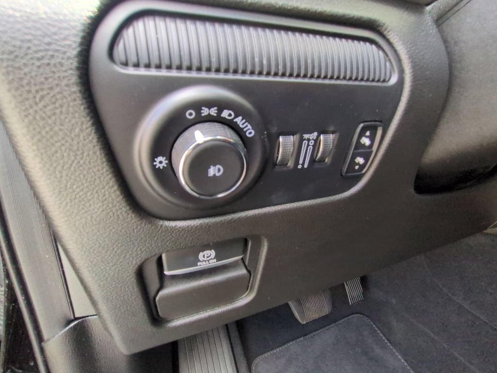 Used 2023 Jeep Wagoneer Series II w/ Premium Group I AWD/4WD image 16