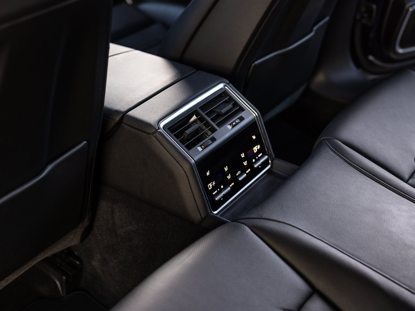 Certified 2022 Porsche Panamera 4S AWD/4WD image 44