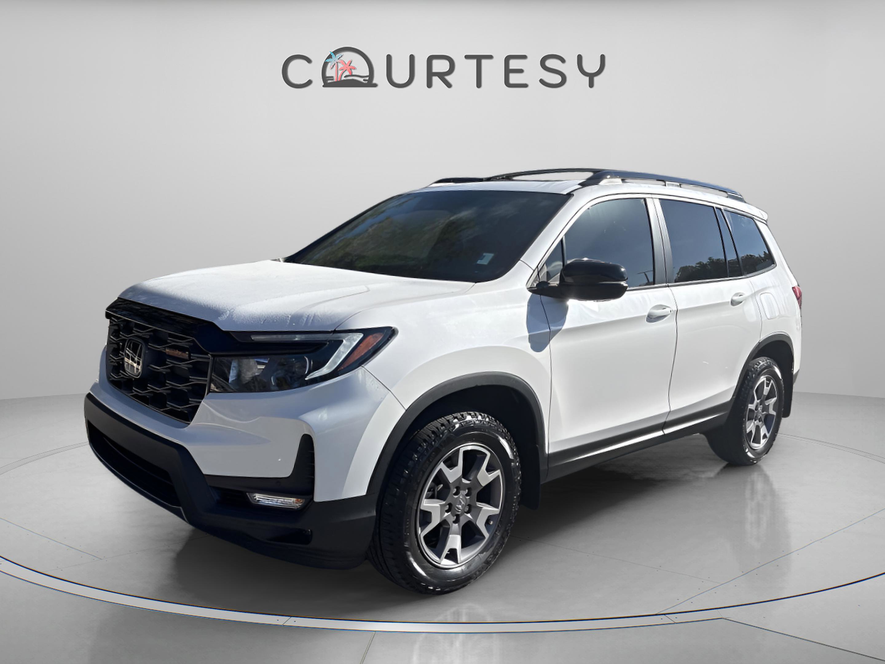 Certified 2023 Honda Passport TrailSport image 2