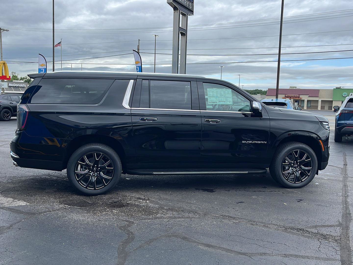 New 2026 Chevrolet Suburban Premier w/ Sun And Tow Package AWD/4WD image 7