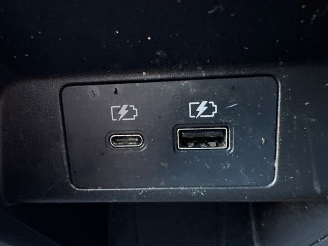 Used 2023 Mitsubishi Outlander SE image 22