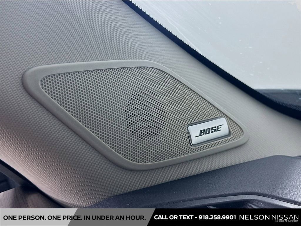 New 2025 Nissan Pathfinder Platinum w/ Black Appearance Package image 19