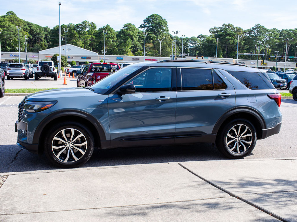 Used 2026 Ford Explorer ST-Line AWD/4WD image 3