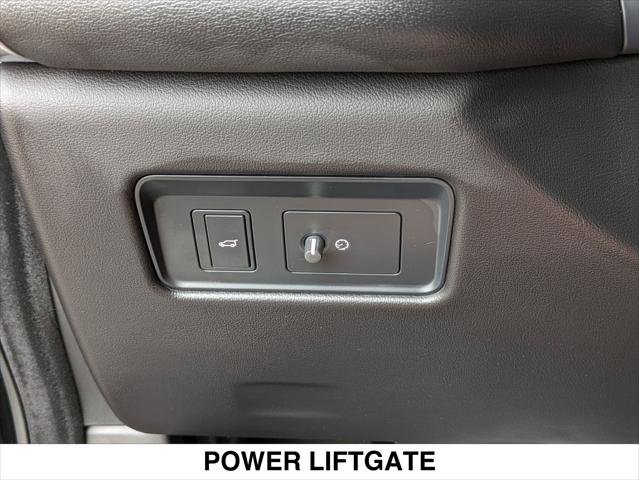 Used 2024 Jaguar F-PACE R-Dynamic S image 17