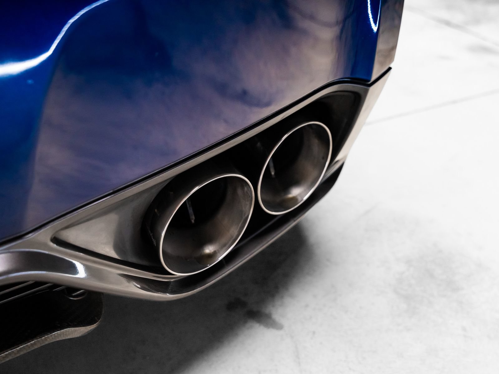 Used 2013 Nissan GT-R Black Edition AWD/4WD image 32