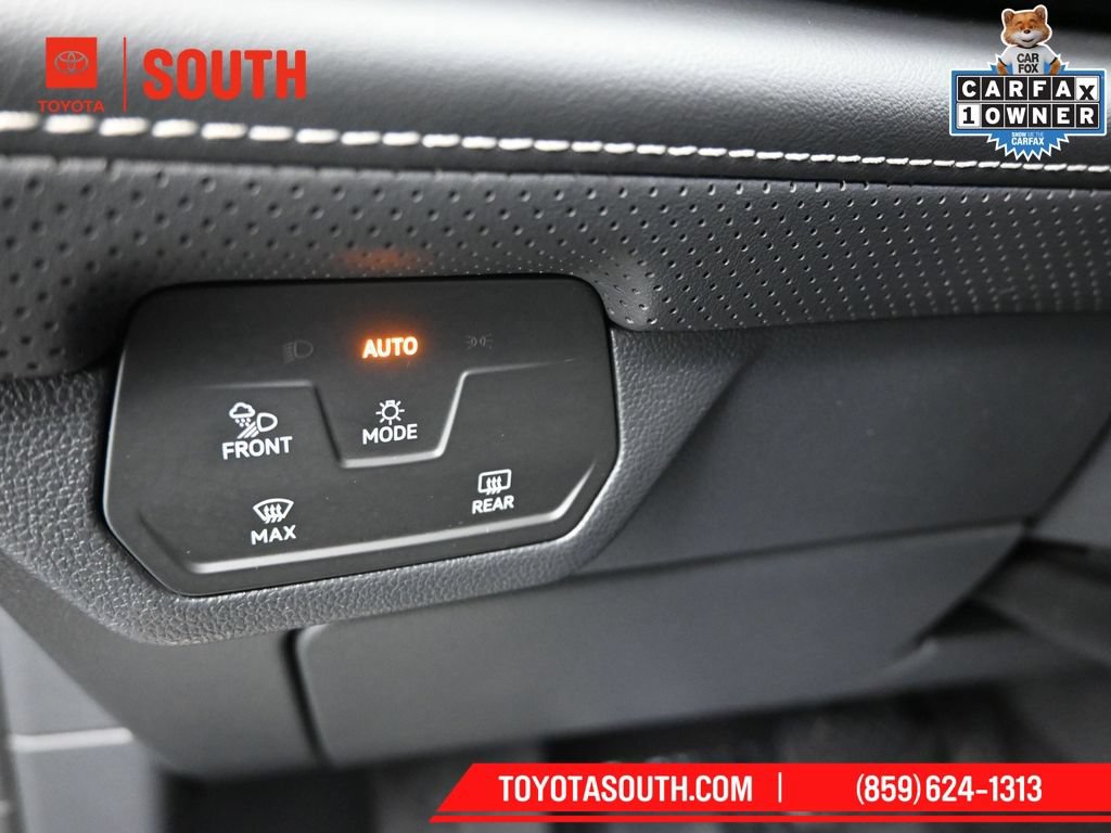 Used 2024 Volkswagen Atlas Cross Sport SE FWD image 22