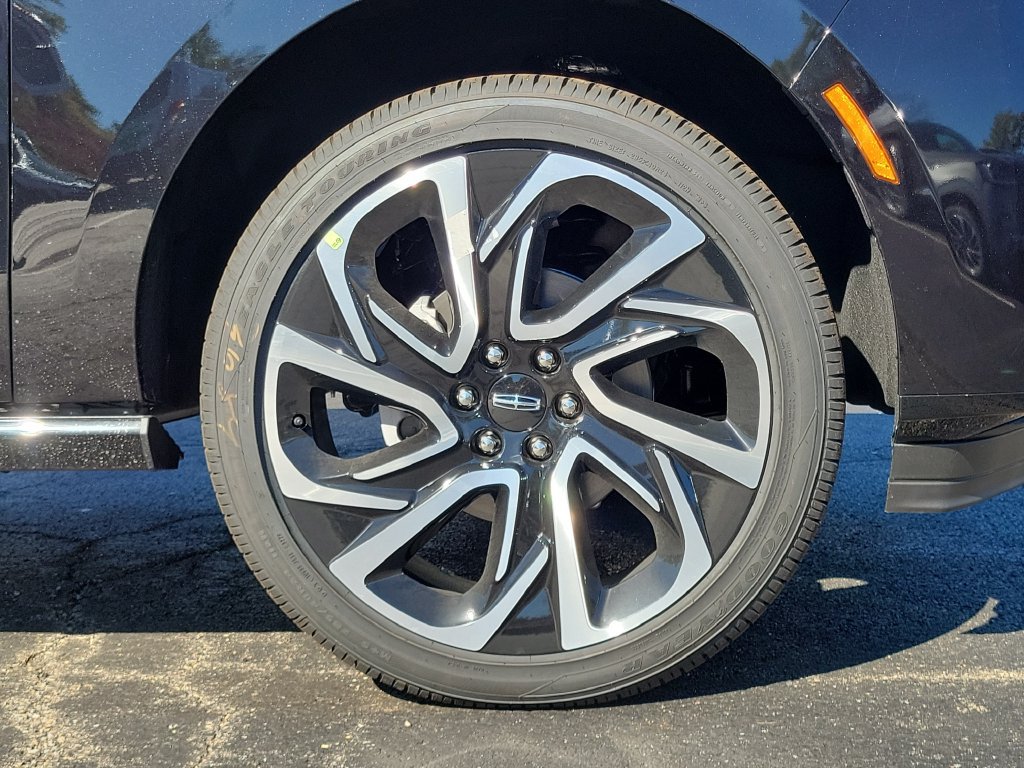 New 2027 Lincoln Navigator L Black Label AWD/4WD image 9