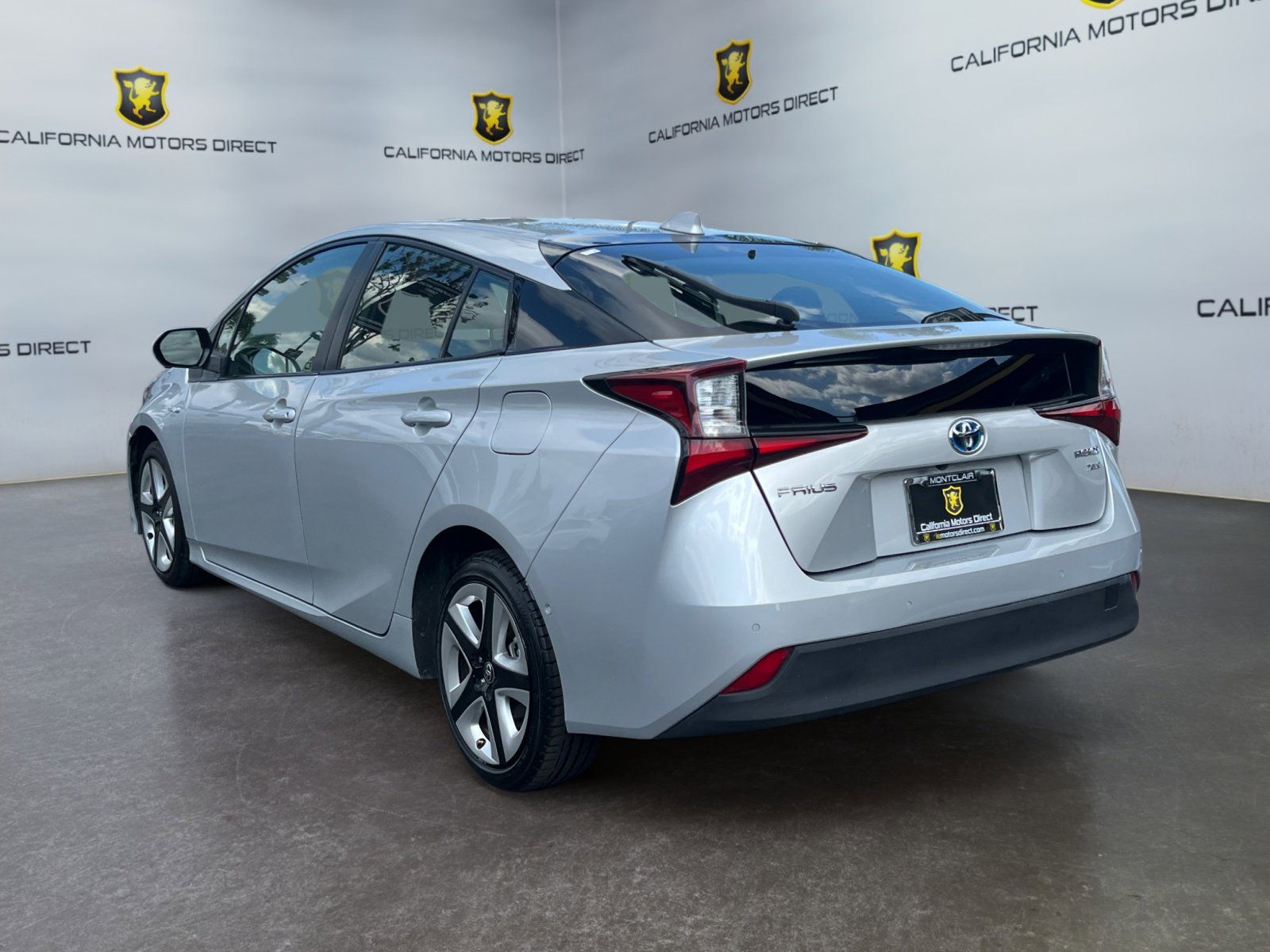Used 2022 Toyota Prius XLE FWD image 3