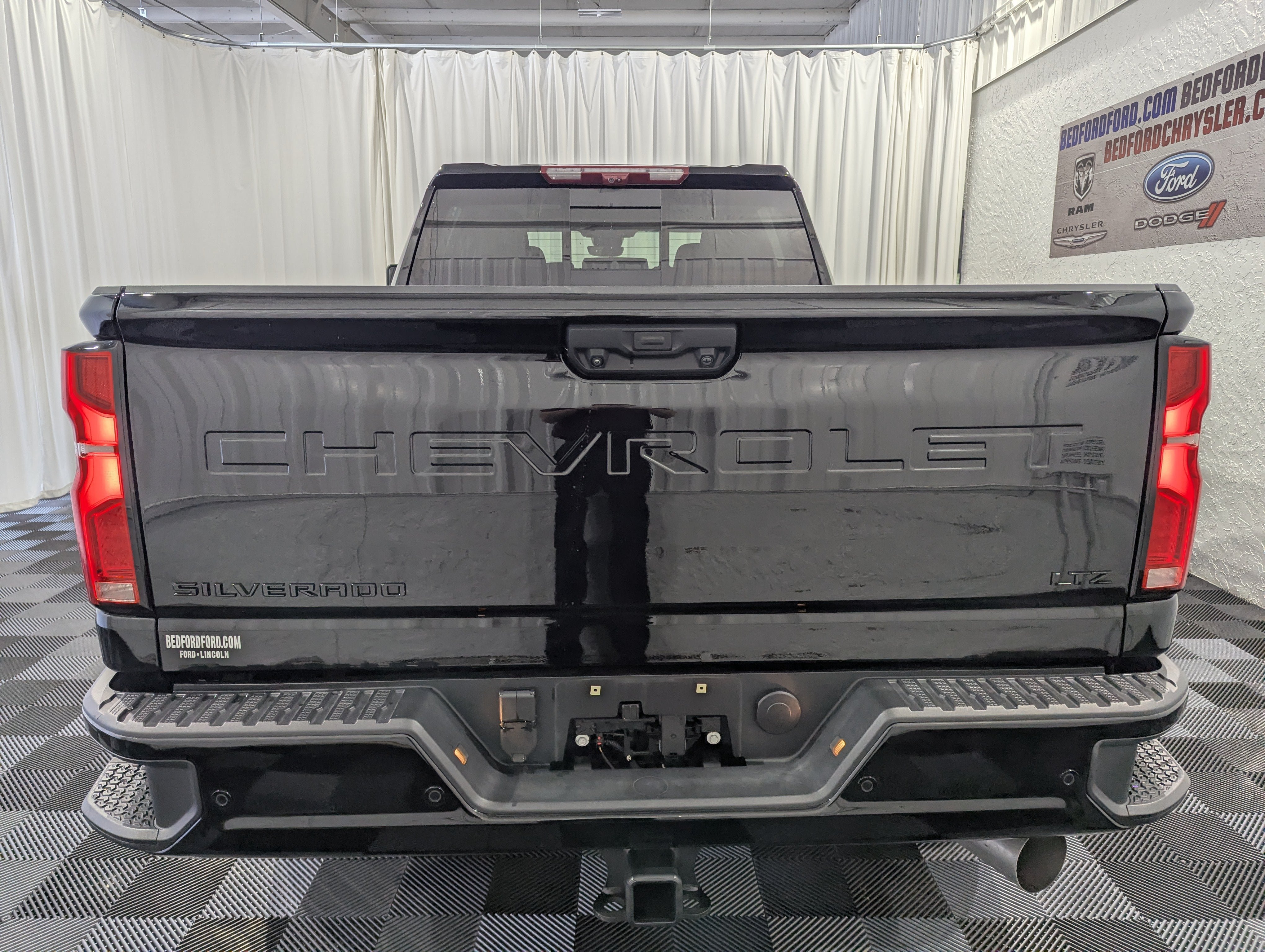 Used 2025 Chevrolet Silverado 2500 LTZ w/ LTZ Plus Package AWD/4WD image 11