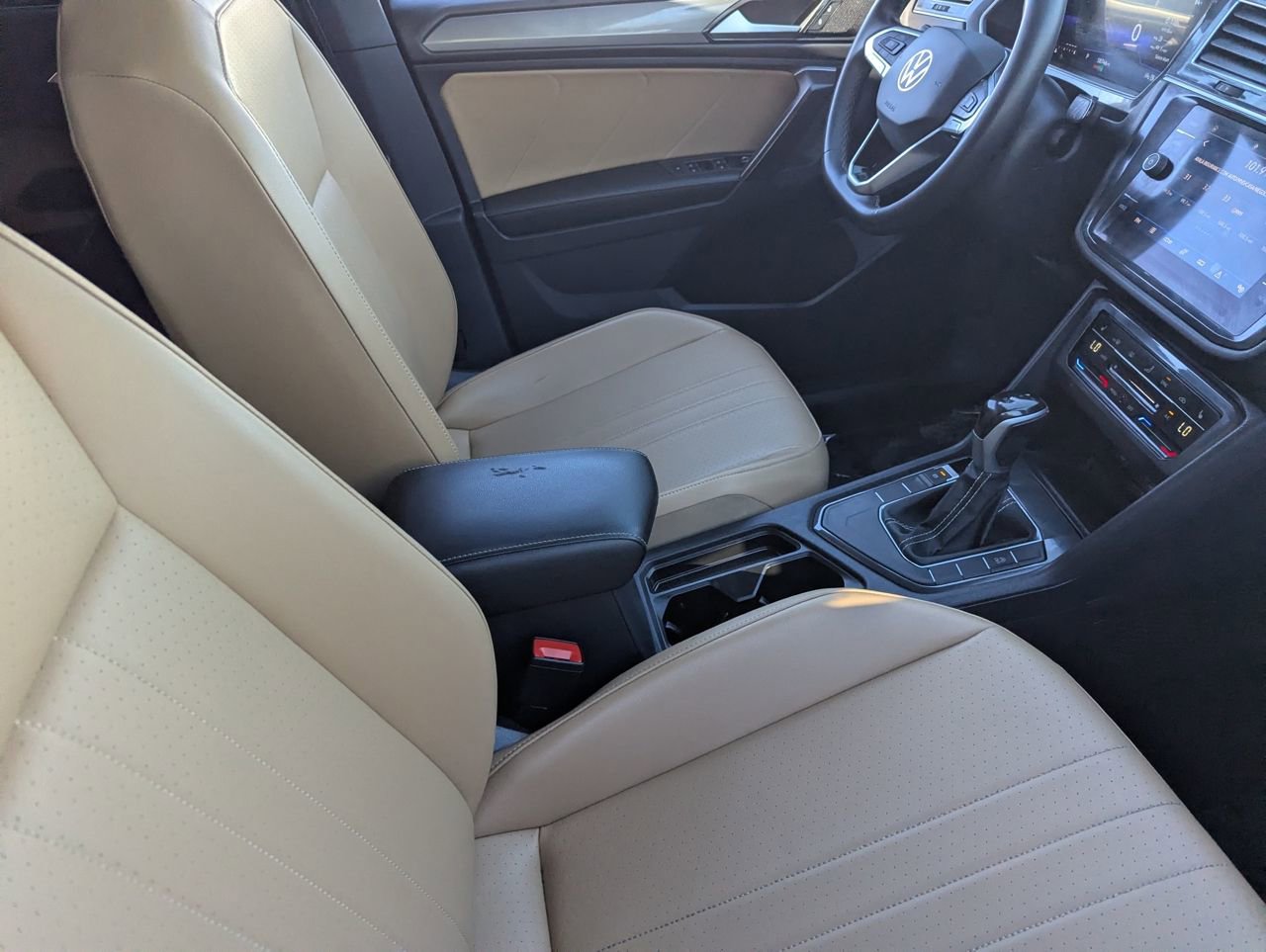 Used 2023 Volkswagen Tiguan SE FWD image 12
