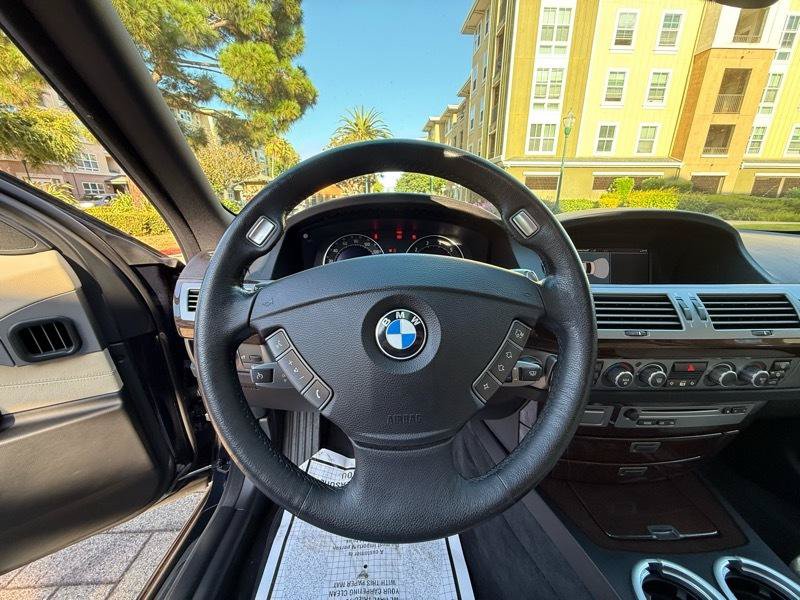 Used 2007 BMW 750i RWD image 62