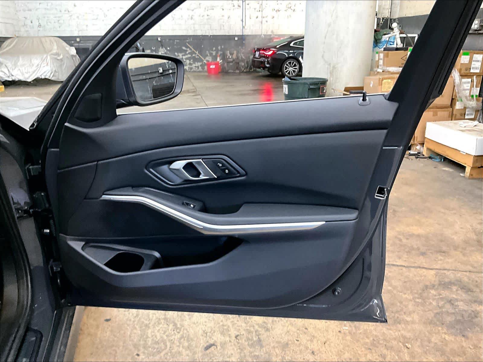 Used 2026 BMW 330i Sedan w/ Premium Package RWD image 27