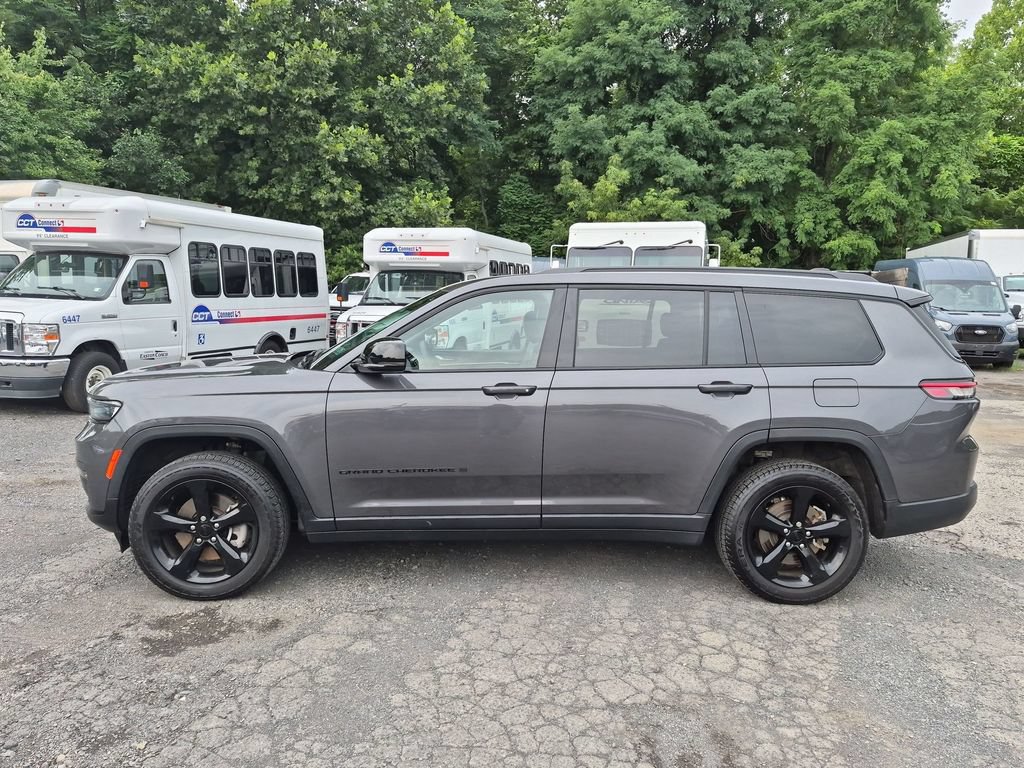 Used 2023 Jeep Grand Cherokee L Limited w/ Black Appearance Package AWD/4WD image 10