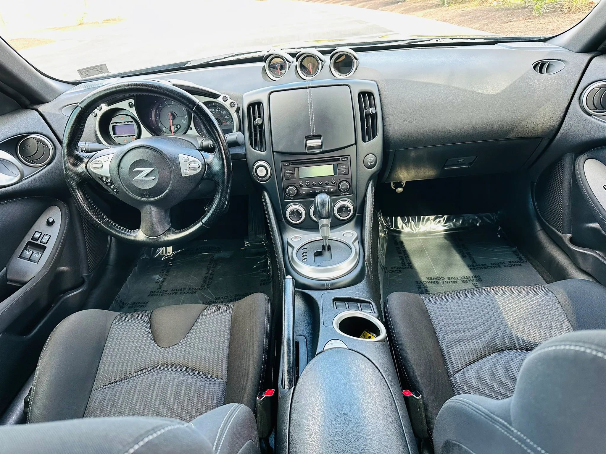 Used 2016 Nissan 370Z Coupe image 9