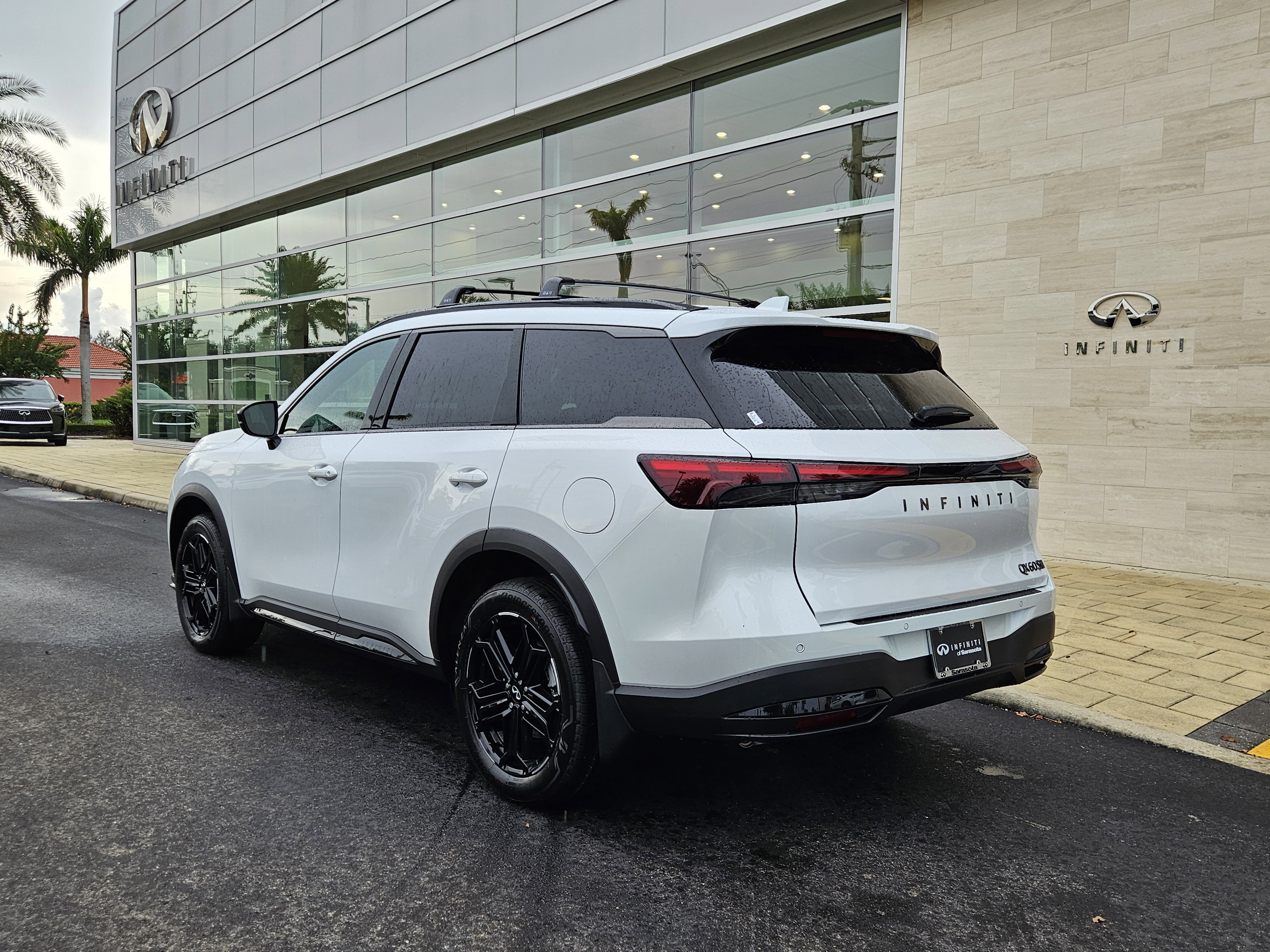 New 2026 INFINITI QX60 Luxe w/ Dark Cargo Package image 6