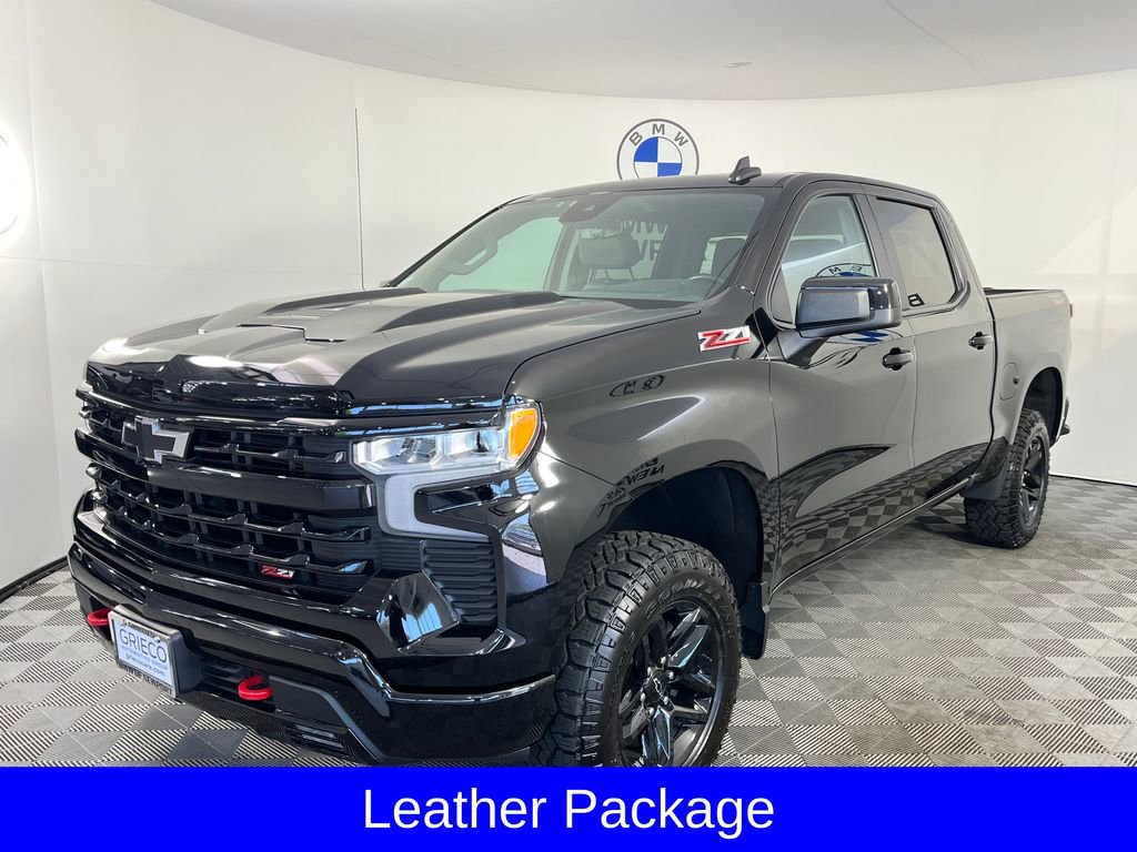 Used 2022 Chevrolet Silverado 1500 LT Trail Boss w/ Convenience Package II AWD/4WD image 3