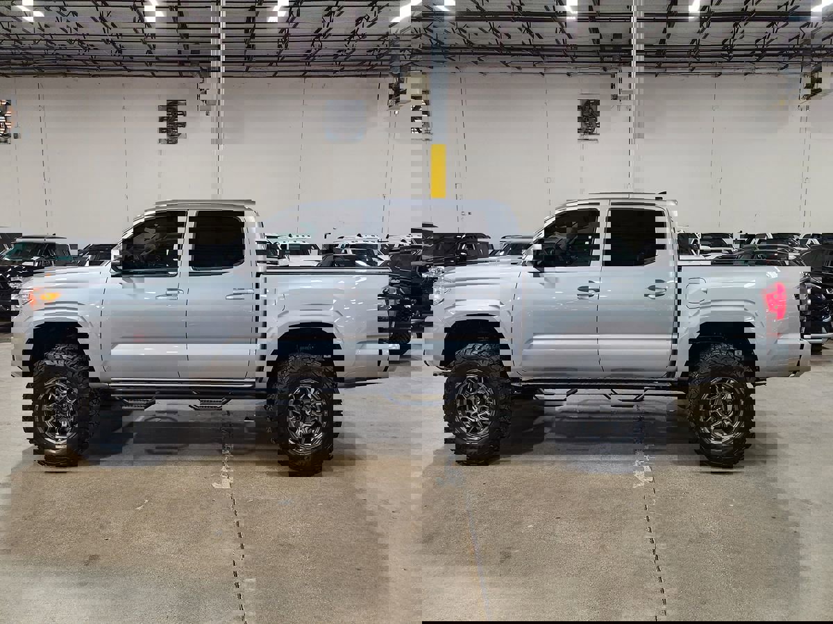 Used 2021 Toyota Tacoma SR image 7