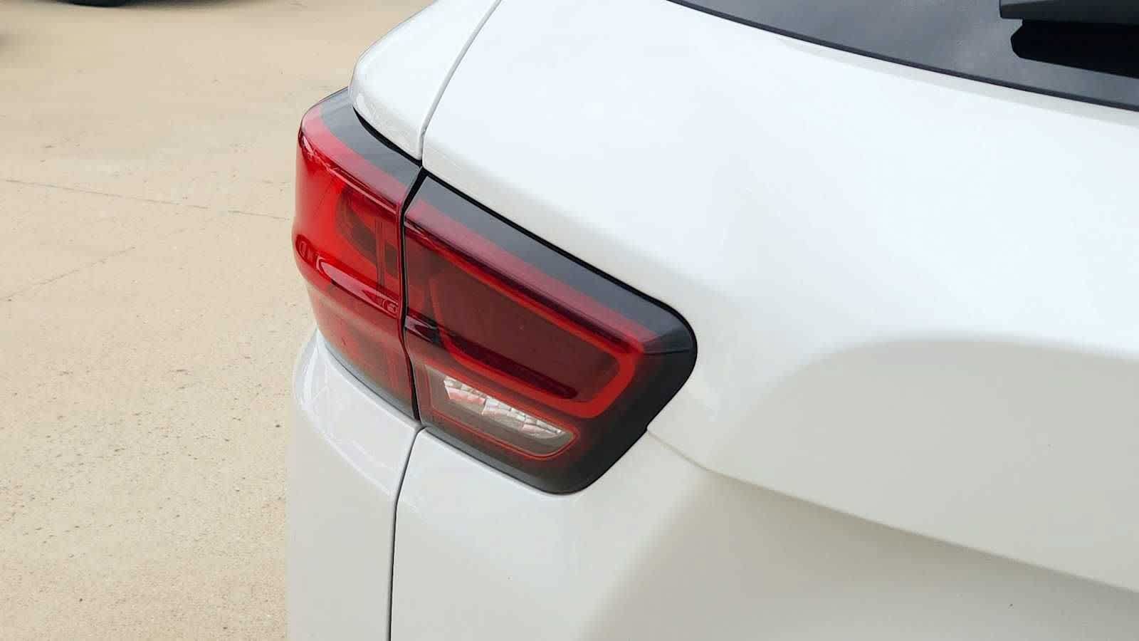Used 2023 Chevrolet Blazer Premier w/ Driver Confidence II Package FWD image 11