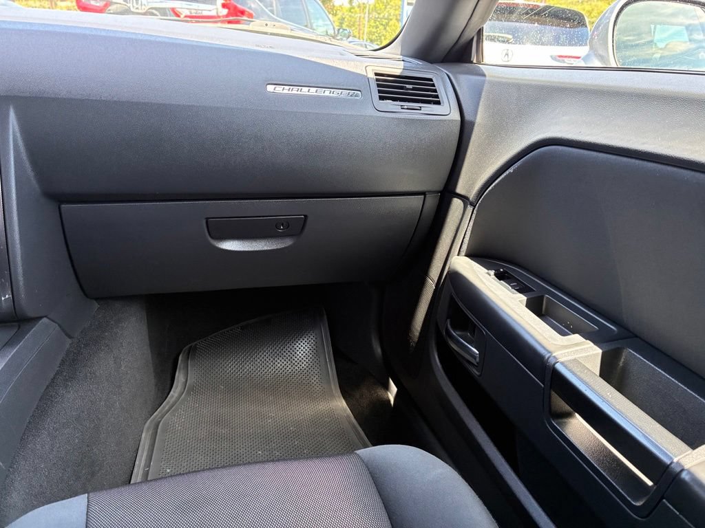 Used 2014 Dodge Challenger SXT w/ Sport Appearance Package RWD image 33