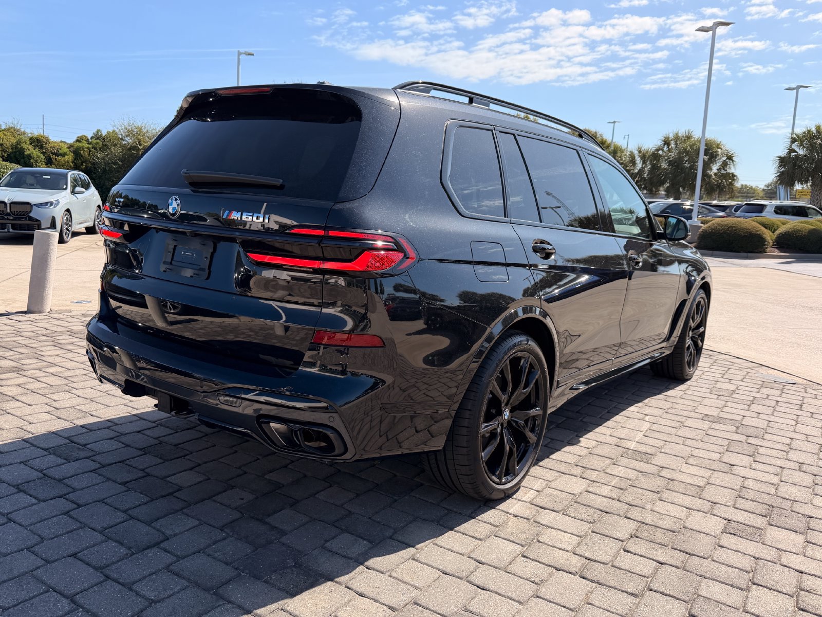 Used 2025 BMW X7 M60i AWD/4WD image 9