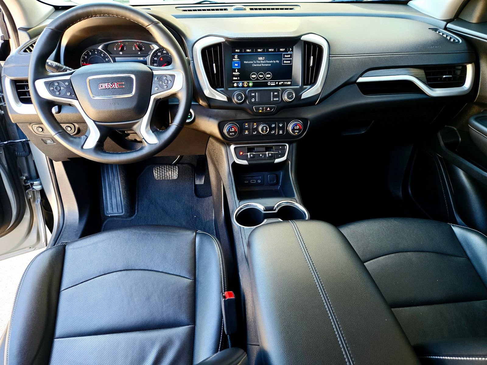 Used 2023 GMC Terrain SLT image 8