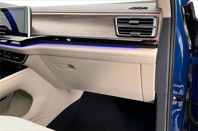 Used 2025 Volkswagen Atlas SEL image 16